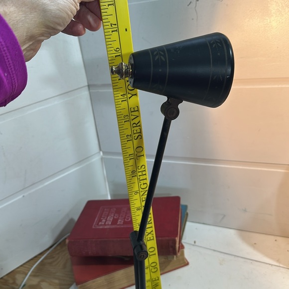 Vintage Black and Gold tole adjustable Desk Lamp - Picture 6 of 8
